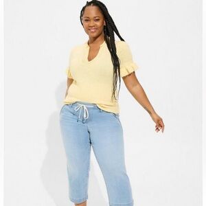 Yellow short sleeve sweater